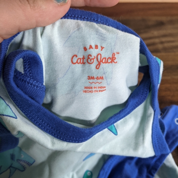 Cat & Jack shark romper and bib - Picture 2 of 2